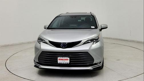 2024 Toyota Sienna Platinum