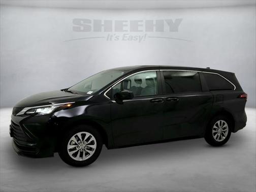 2022 Toyota Sienna LE