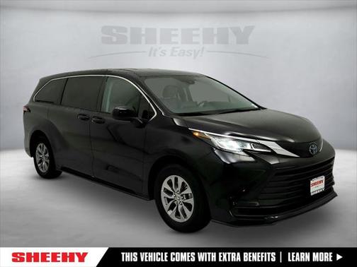 2022 Toyota Sienna LE