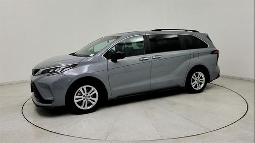 2023 Toyota Sienna XSE 7 Passenger
