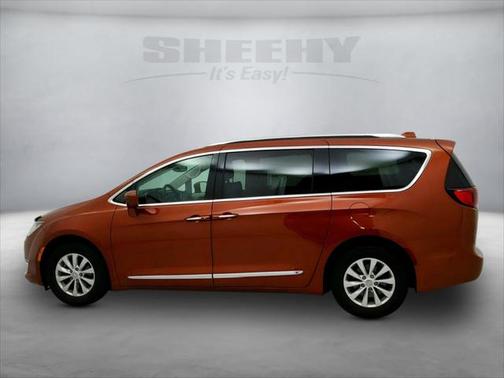 2018 Chrysler Pacifica Touring-L