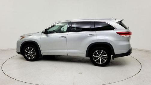 Celestial Silver Metallic 2017 Toyota Highlander XLE
