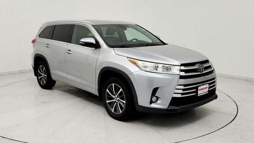Celestial Silver Metallic 2017 Toyota Highlander XLE