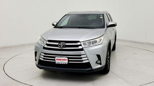 Celestial Silver Metallic 2017 Toyota Highlander XLE