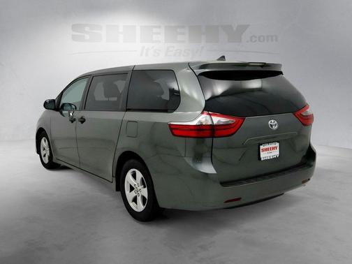 2020 Toyota Sienna SE