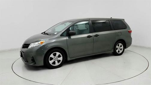 2020 Toyota Sienna SE