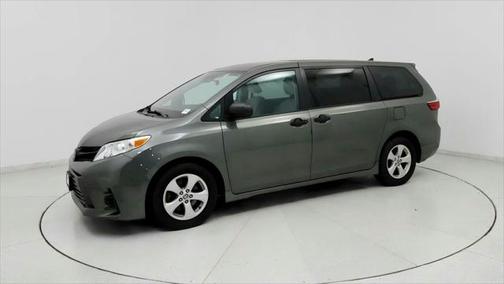 2020 Toyota Sienna SE