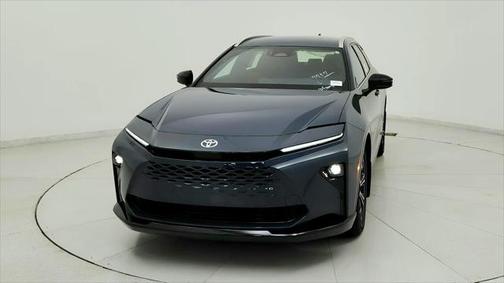 2025 Toyota Crown Signia XLE