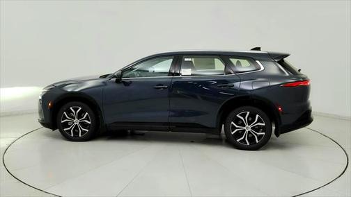 2025 Toyota Crown Signia XLE