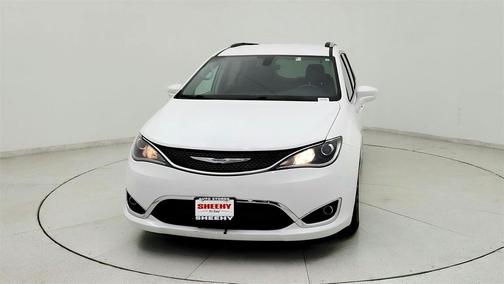 2018 Chrysler Pacifica Touring-L
