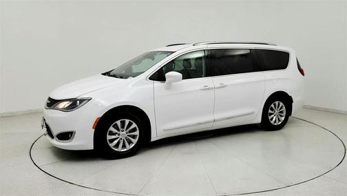 2018 Chrysler Pacifica Touring-L