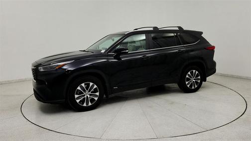 2023 Toyota Highlander Hybrid XLE