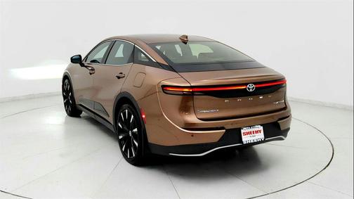 2025 Toyota Crown Platinum