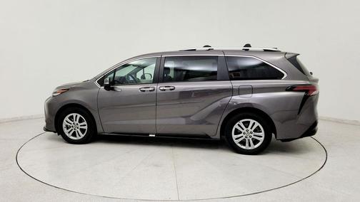 Predawn Gray Mica 2022 Toyota Sienna Platinum