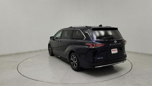 2025 Toyota Sienna Platinum