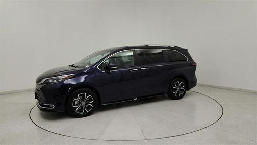 2025 Toyota Sienna Platinum