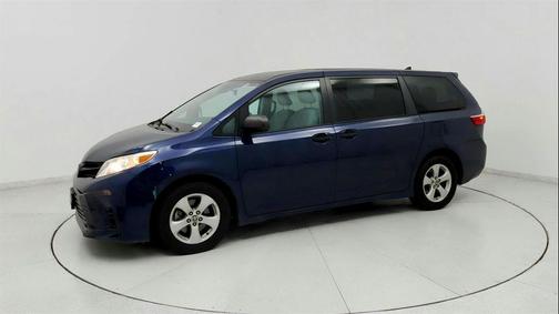 2020 Toyota Sienna SE