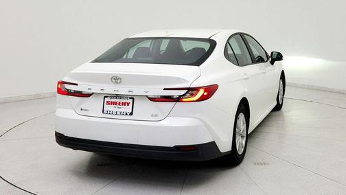 Ice Cap 2025 Toyota Camry LE