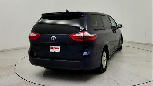 2019 Toyota Sienna SE