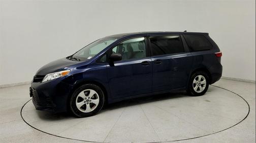 2019 Toyota Sienna SE