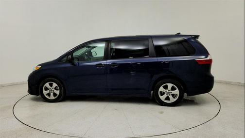 2019 Toyota Sienna SE