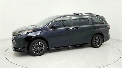 2024 Toyota Sienna Woodland Edition