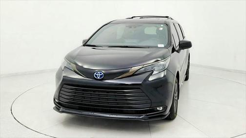 2024 Toyota Sienna Woodland Edition