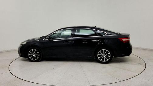 Midnight Black 2018 Toyota Avalon XLE Premium