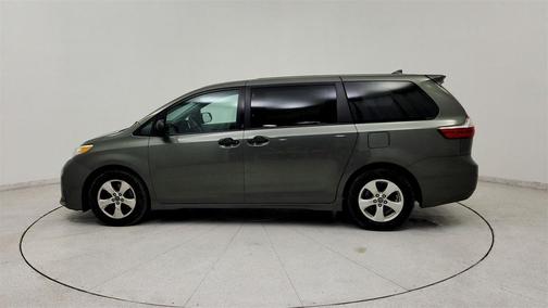 2019 Toyota Sienna SE