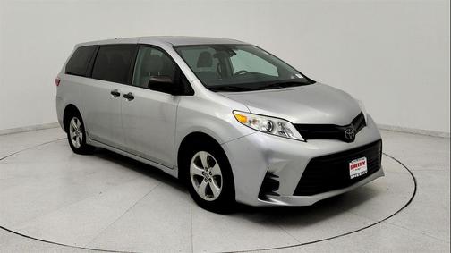 2020 Toyota Sienna SE