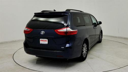 2018 Toyota Sienna XLE