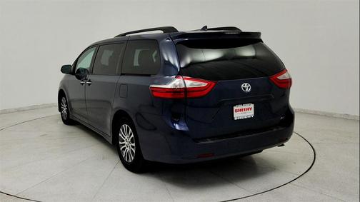 2018 Toyota Sienna XLE