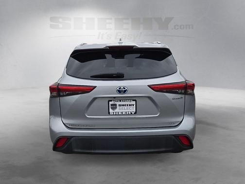 2022 Toyota Highlander Hybrid XLE