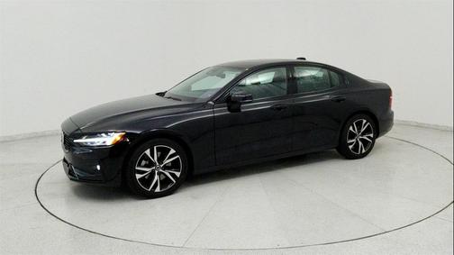 2024 Volvo S60 B5 Plus Dark Theme