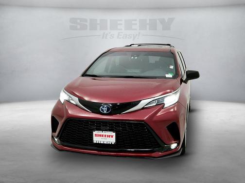 2022 Toyota Sienna XSE 7 Passenger