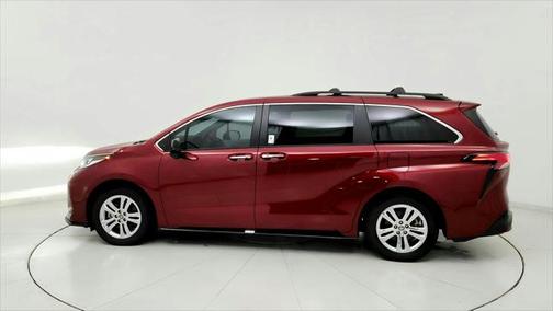 2022 Toyota Sienna XSE 7 Passenger
