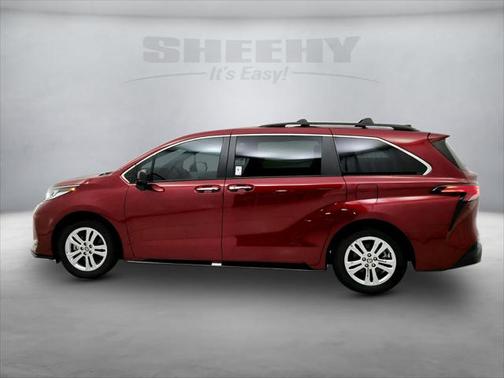 2022 Toyota Sienna XSE 7 Passenger