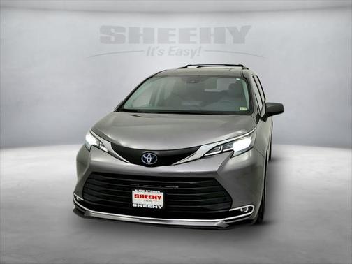 2021 Toyota Sienna XLE 7 Passenger