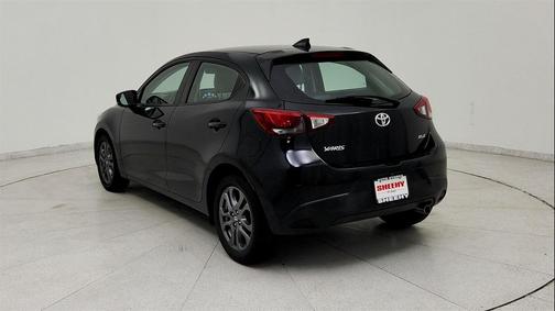 2020 Toyota Yaris Sedan XLE