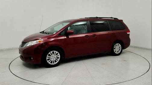 2012 Toyota Sienna XLE
