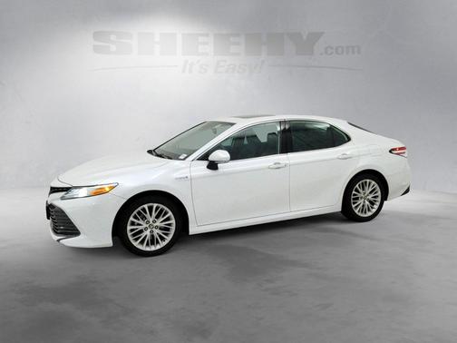 2020 Toyota Camry Hybrid XLE