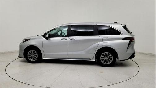 2024 Toyota Sienna LE