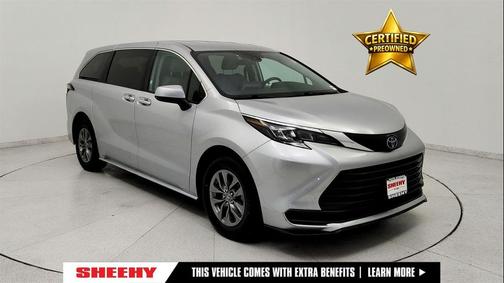 2024 Toyota Sienna LE