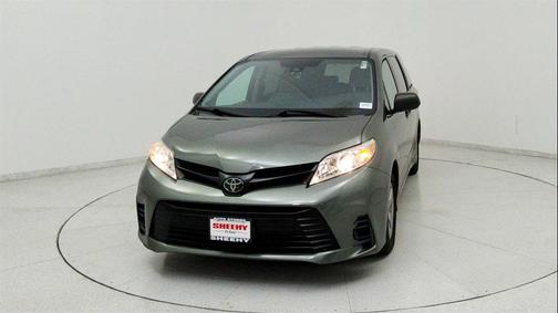 2020 Toyota Sienna SE