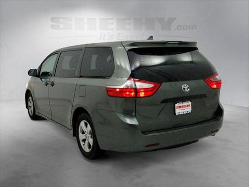 2020 Toyota Sienna SE
