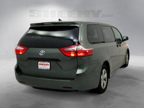 2020 Toyota Sienna SE