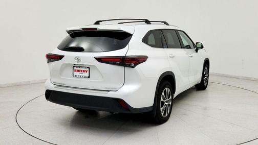 Wind Chill Pearl 2024 Toyota Highlander XLE