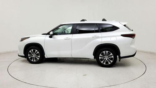 Wind Chill Pearl 2024 Toyota Highlander XLE