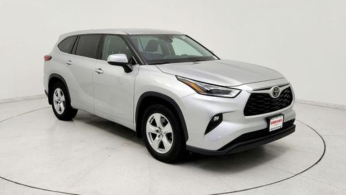 Celestial Silver Metallic 2021 Toyota Highlander LE