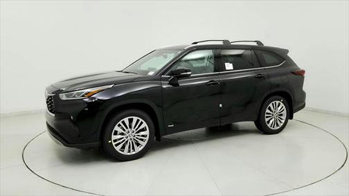 2025 Toyota Highlander Hybrid Platinum